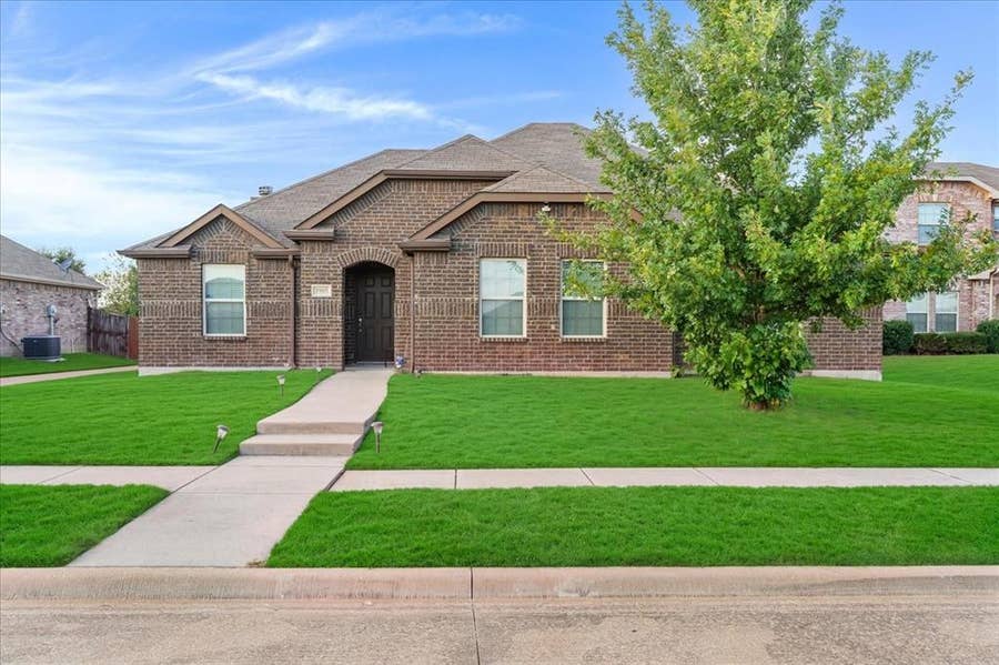 Property photo for 1985 Harbor Court, Lancaster, TX