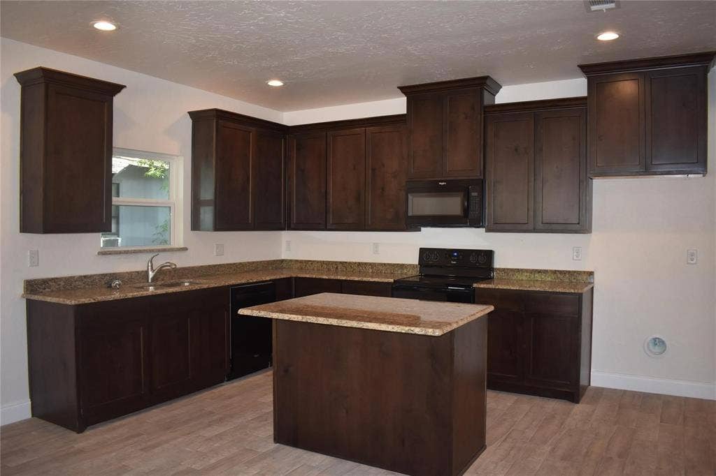 3319 Eutopia Street, Greenville, TX 75401 3319 Eutopia Street, Greenville, TX 75401