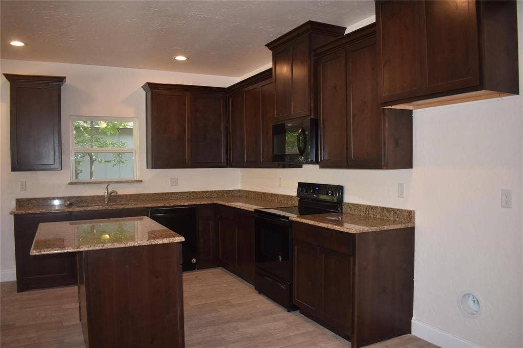 3319 Eutopia Street, Greenville, TX 75401 3319 Eutopia Street, Greenville, TX 75401