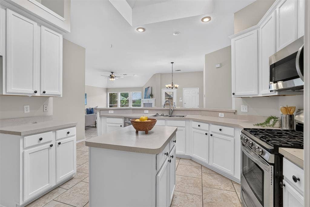 3409 Bluegrass Drive, Plano, TX 75074 3409 Bluegrass Drive, Plano, TX 75074