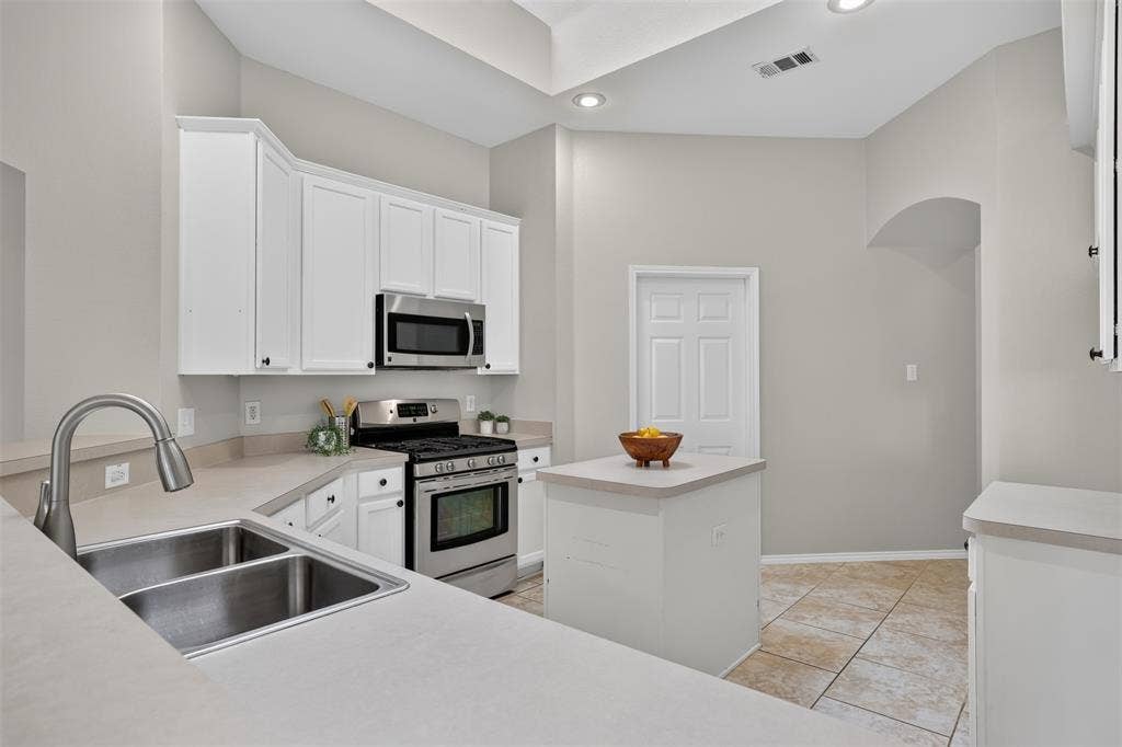 3409 Bluegrass Drive, Plano, TX 75074 3409 Bluegrass Drive, Plano, TX 75074