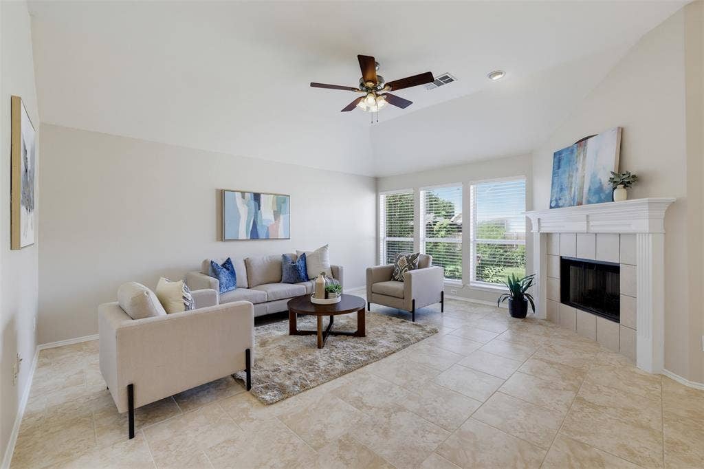 3409 Bluegrass Drive, Plano, TX 75074 3409 Bluegrass Drive, Plano, TX 75074