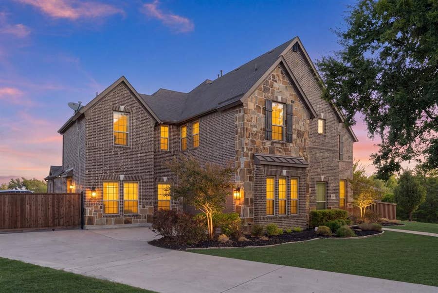 Property photo for 385 Ash Brook Lane, Sunnyvale, TX
