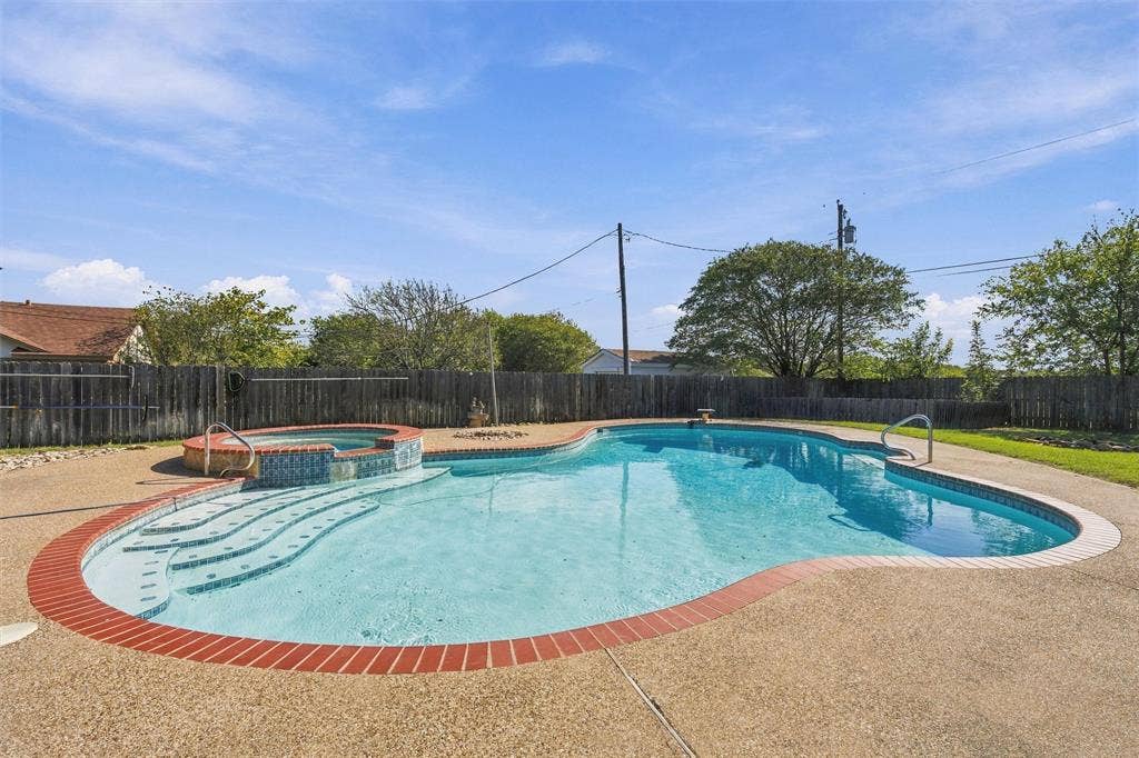 350 Jon Street, Lorena, TX 76655 350 Jon Street, Lorena, TX 76655