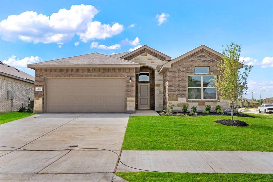 Property photo for 9712 Austin Hollow Road, Crowley, TX