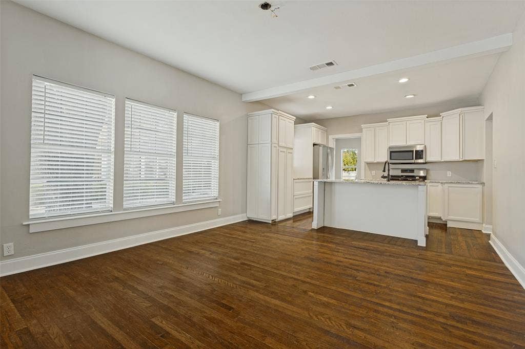 1221 Main Street, Garland, TX 75040 1221 Main Street, Garland, TX 75040