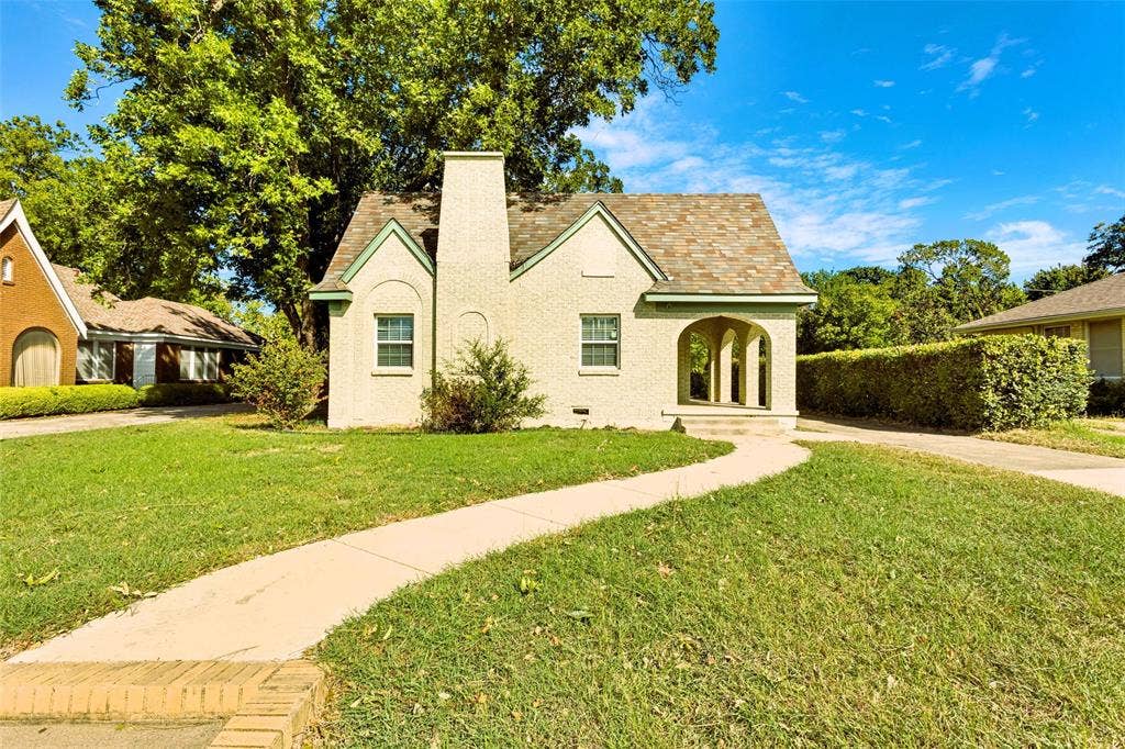 1221 Main Street, Garland, TX 75040 1221 Main Street, Garland, TX 75040