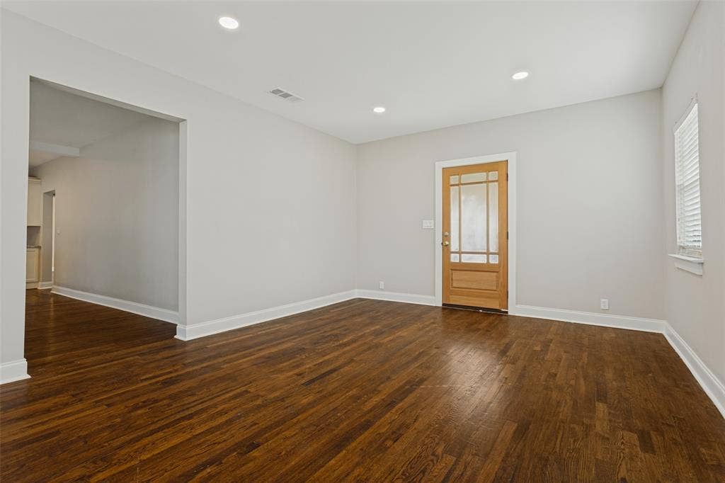1221 Main Street, Garland, TX 75040 1221 Main Street, Garland, TX 75040