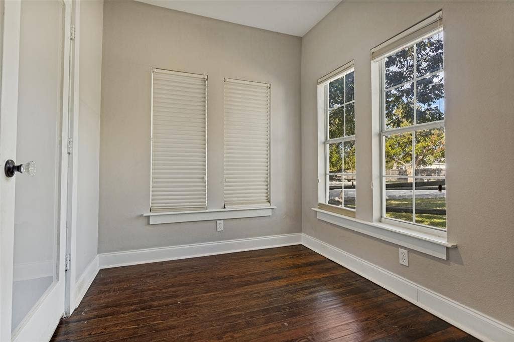 1221 Main Street, Garland, TX 75040 1221 Main Street, Garland, TX 75040