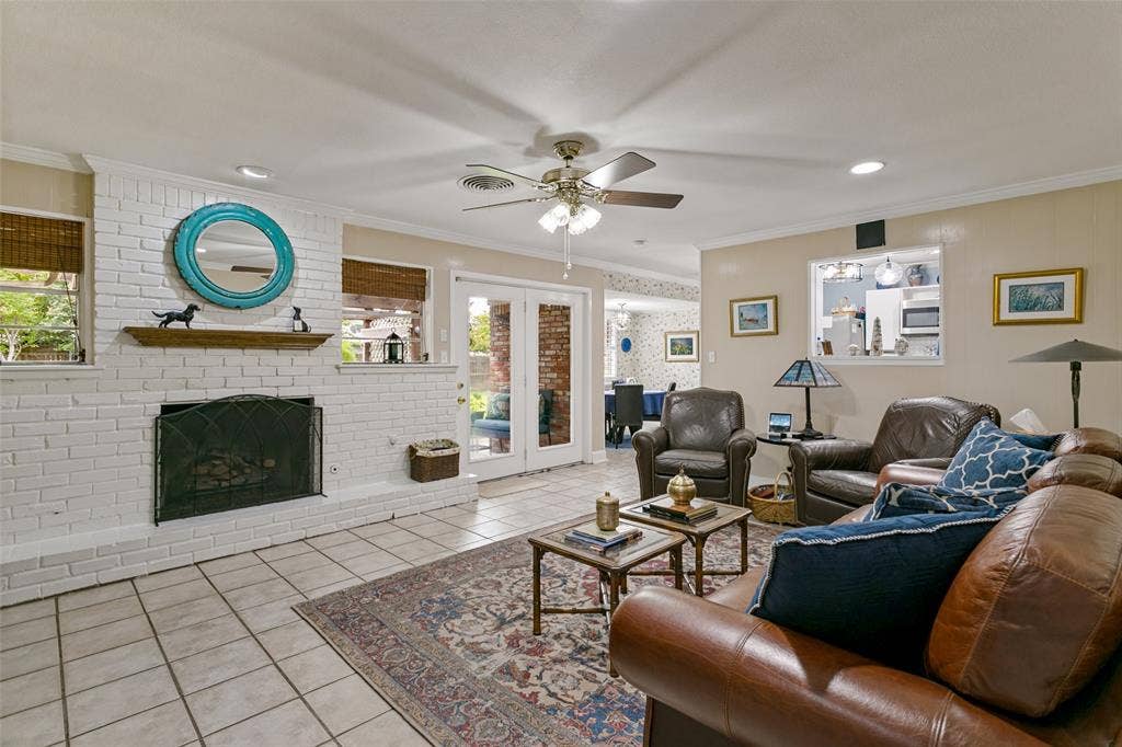 4309 Selkirk Drive W, Fort Worth, TX 76109