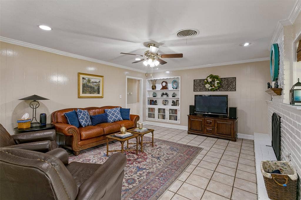 4309 Selkirk Drive W, Fort Worth, TX 76109