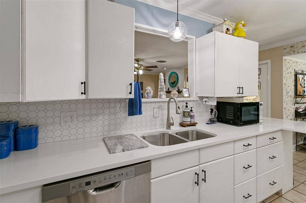 4309 Selkirk Drive W, Fort Worth, TX 76109