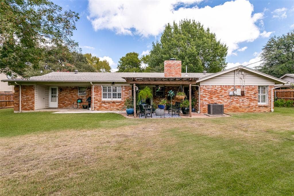 4309 Selkirk Drive W, Fort Worth, TX 76109