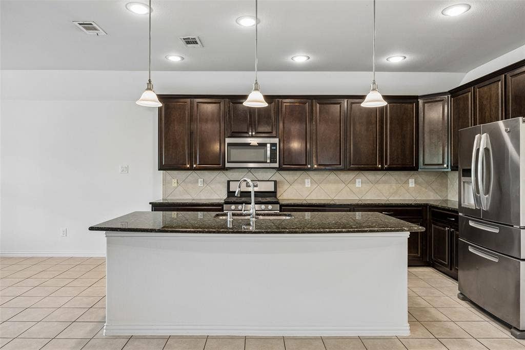 7417 Lowline Drive, Fort Worth, TX 76131