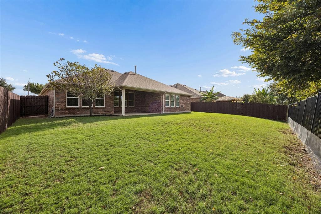 7417 Lowline Drive, Fort Worth, TX 76131