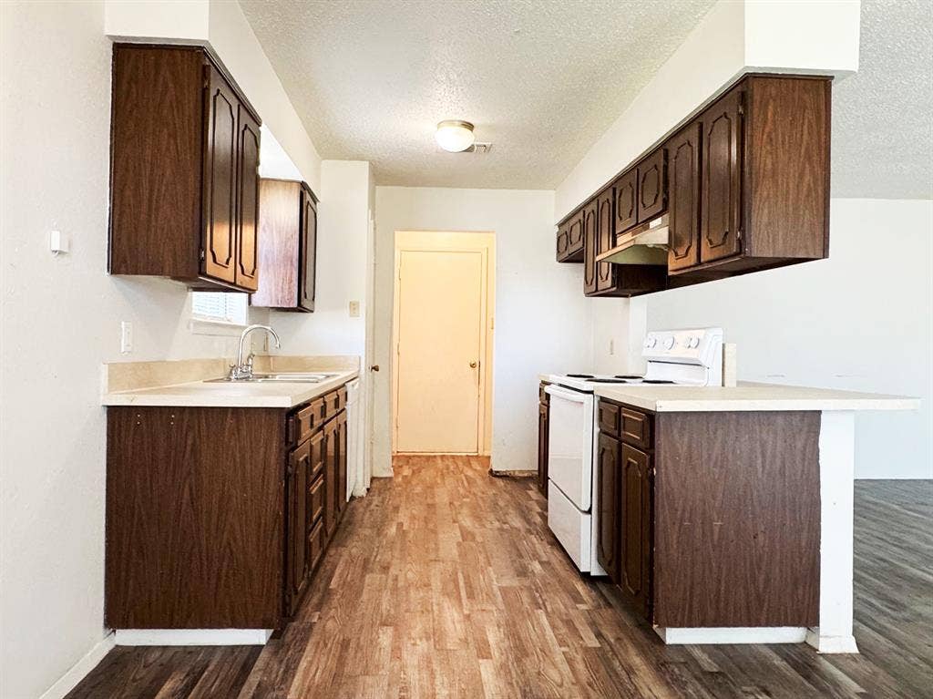 2333 Chandelle Drive, Irving, TX 75060 View of kitchen from dining room
