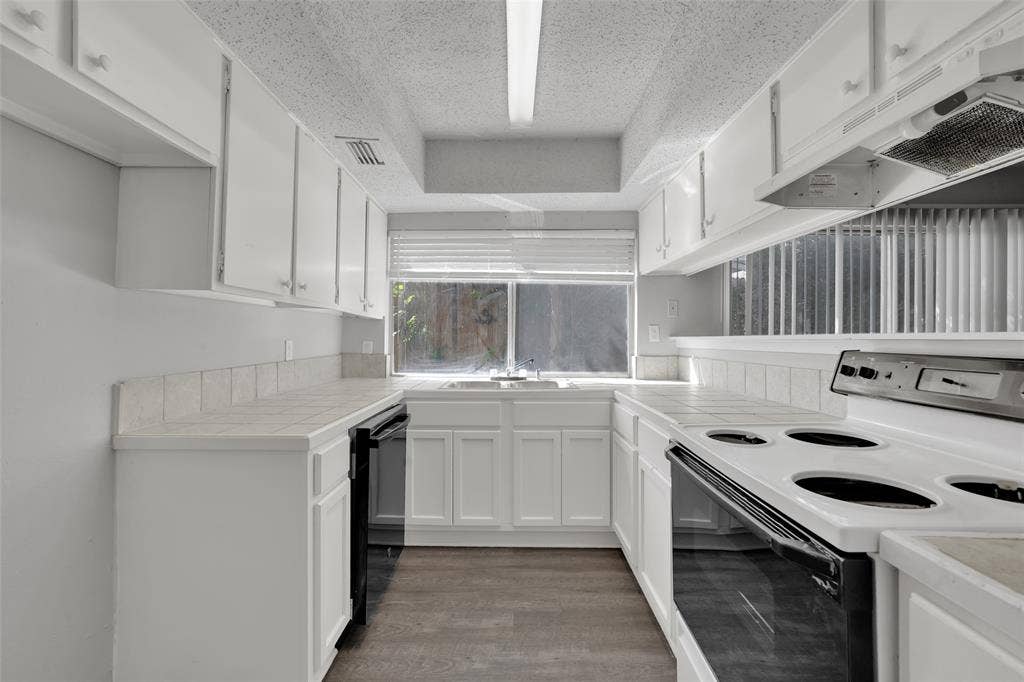 405 Atherton Drive, Garland, TX 75043 405 Atherton Drive, Garland, TX 75043