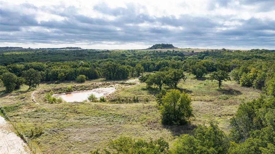 Property photo for 800 County Road 3519, Bridgeport, TX