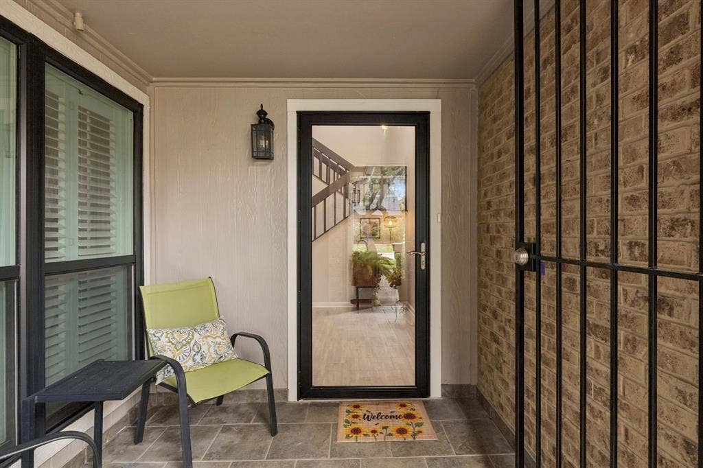 2103 Country Villa Drive, Carrollton, TX 75006 Front patio View 2