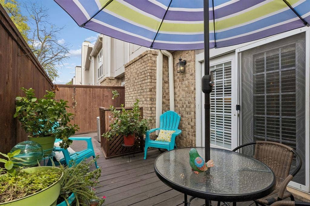 2103 Country Villa Drive, Carrollton, TX 75006 2103 Country Villa Drive, Carrollton, TX 75006