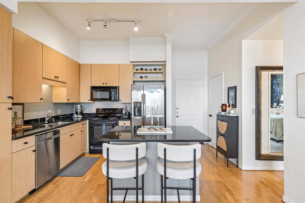 3225 Turtle Creek Boulevard, #914, Dallas, TX 75219