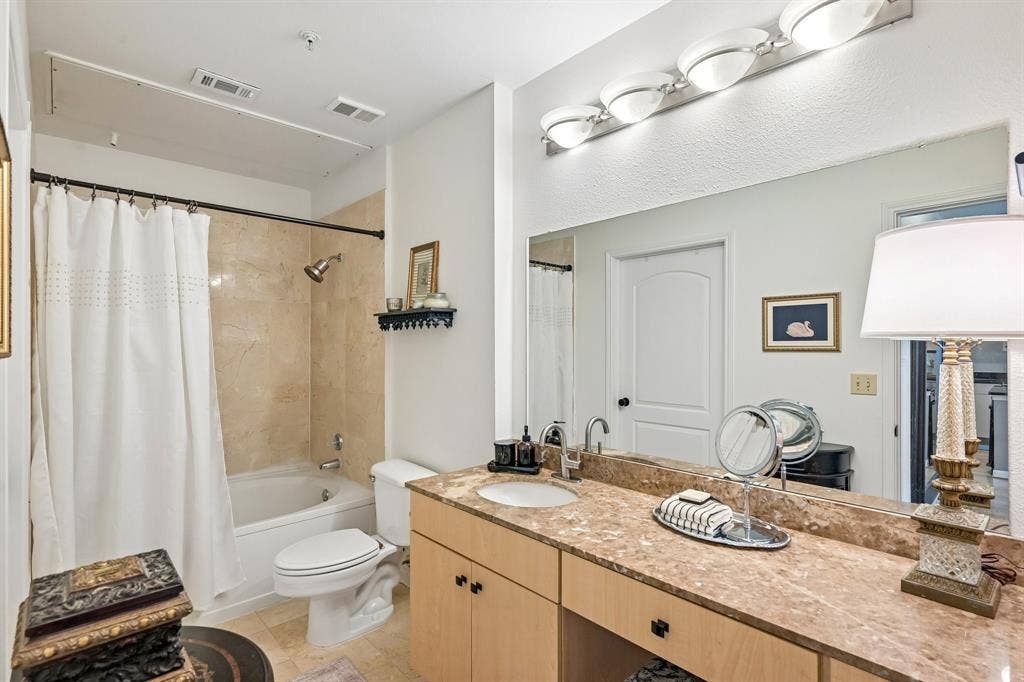 3225 Turtle Creek Boulevard, #914, Dallas, TX 75219