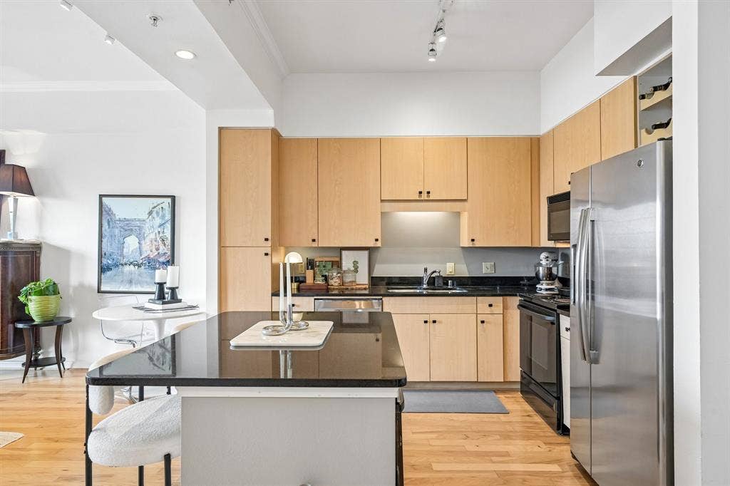 3225 Turtle Creek Boulevard, #914, Dallas, TX 75219