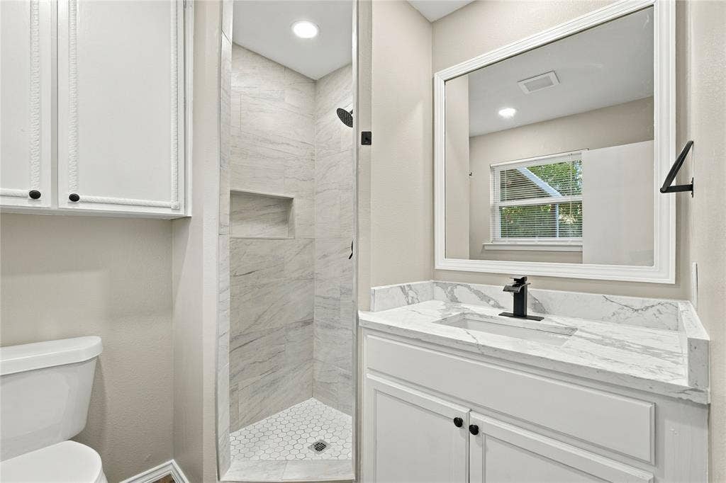 621 NW Barbara Lane, Burleson, TX 76028