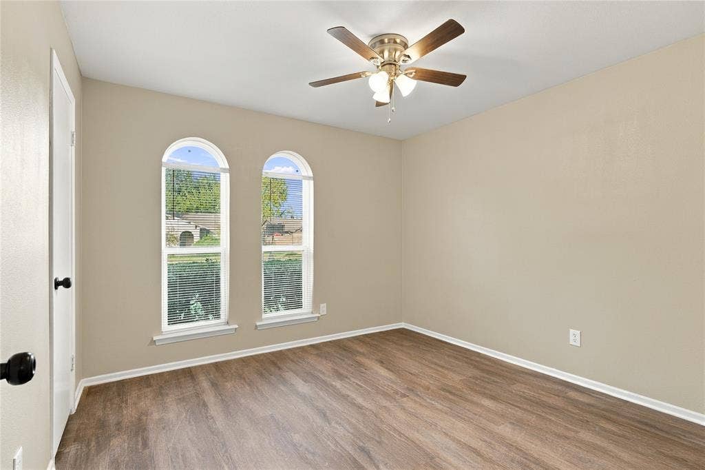 621 NW Barbara Lane, Burleson, TX 76028