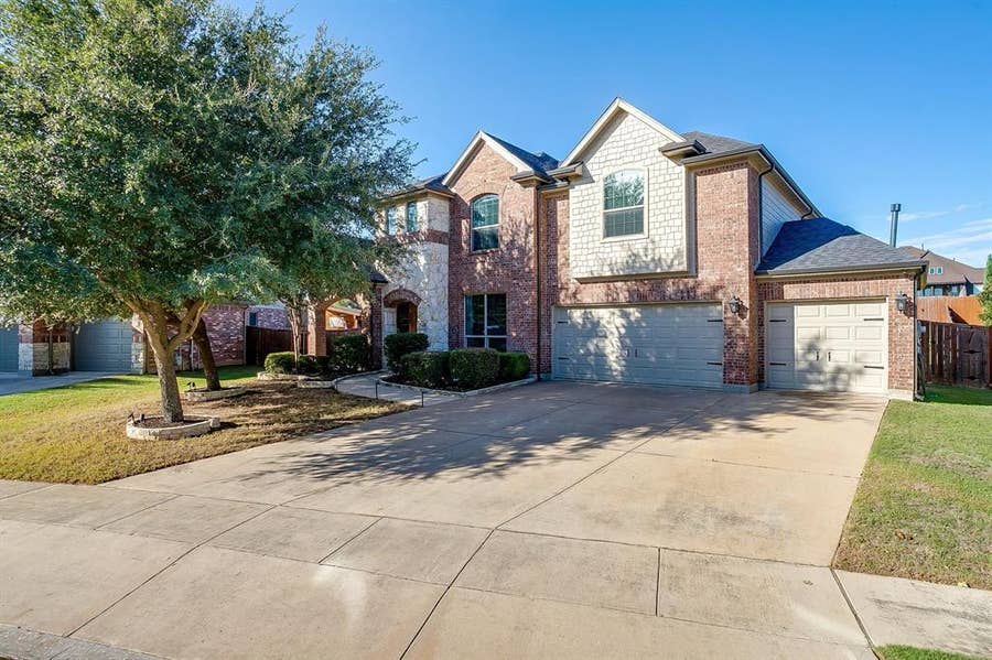 Property photo for 1040 Tara Drive, Burleson, TX