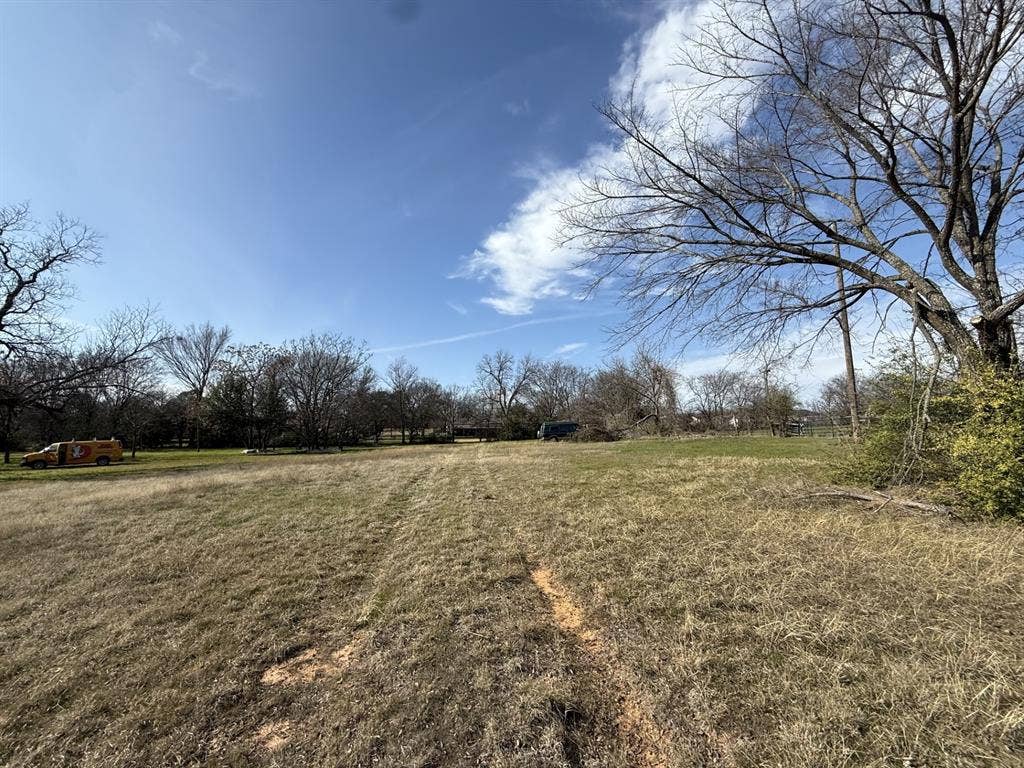 215 S Jim Miller, Dallas, TX 75217 215 S Jim Miller, Dallas, TX 75217