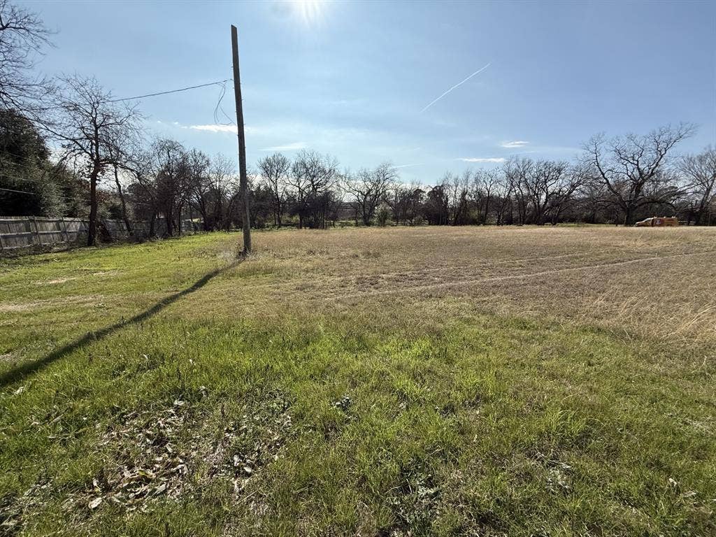 215 S Jim Miller, Dallas, TX 75217 215 S Jim Miller, Dallas, TX 75217