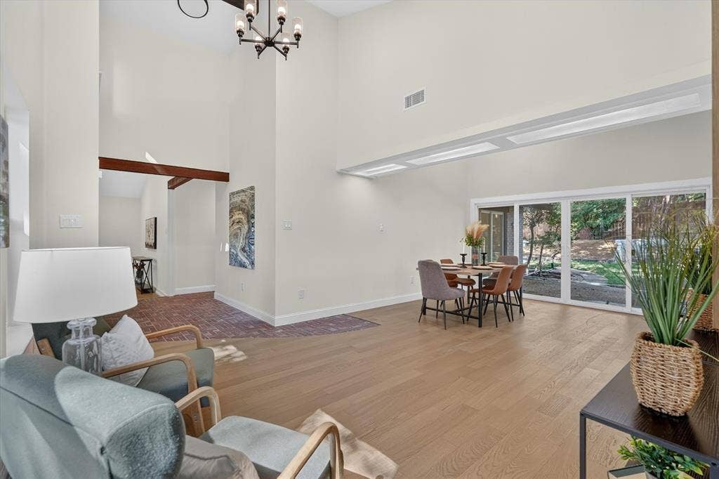 10615 Swallow Lane, Dallas, TX 75218