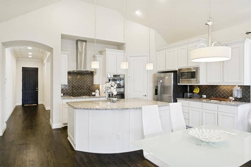 7906 Gulfstream Lane, Irving, TX 75063