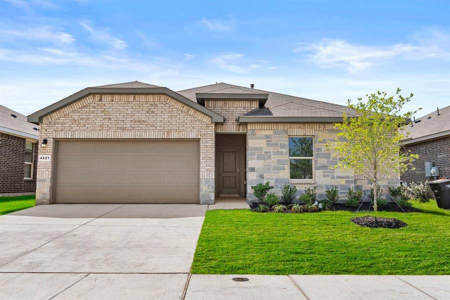 Property photo for 4321 Valley Brook Drive, Crowley, TX