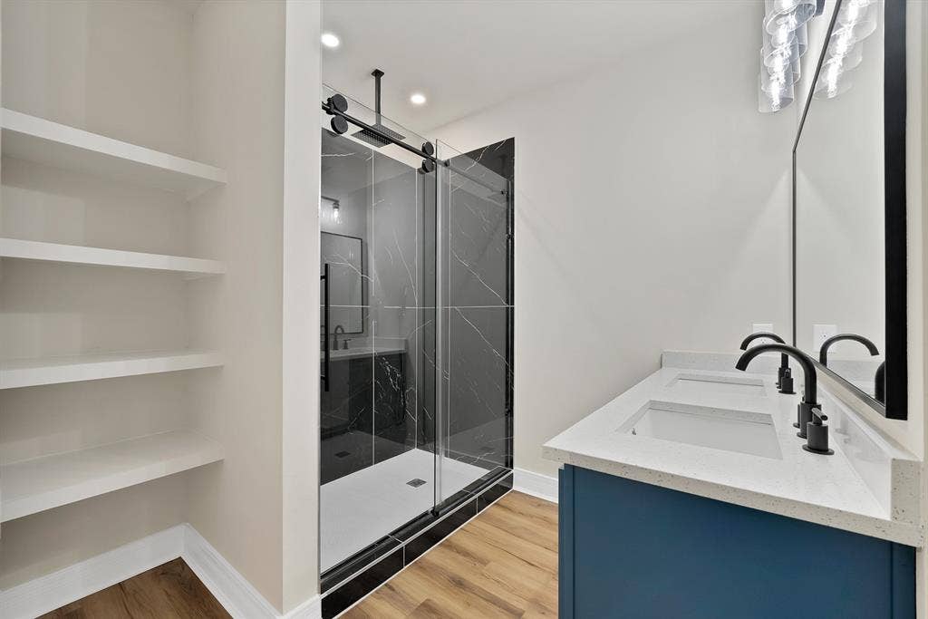 724 Gilbert Street, Terrell, TX 75160 Ceiling Waterfall Shower