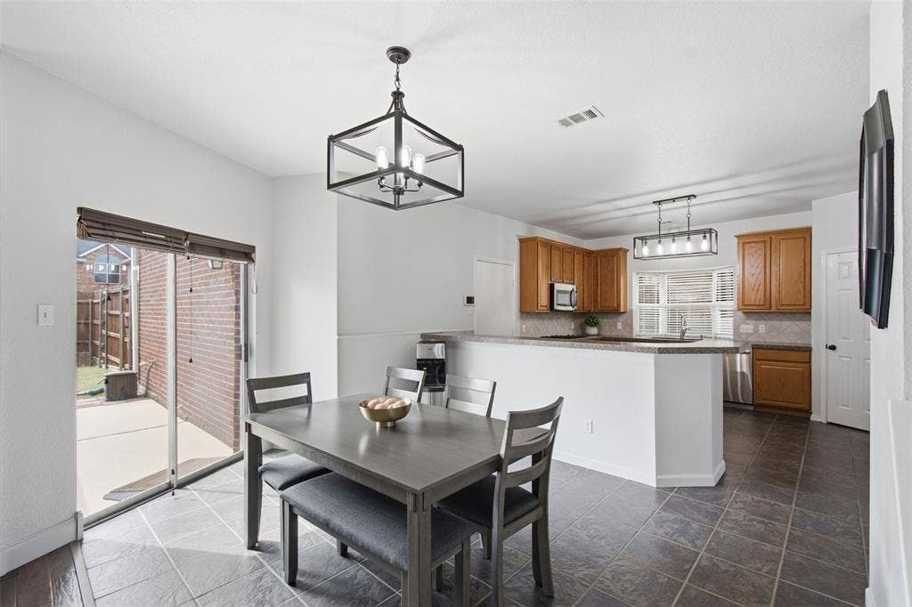 5609 Norris Drive, The Colony, TX 75056