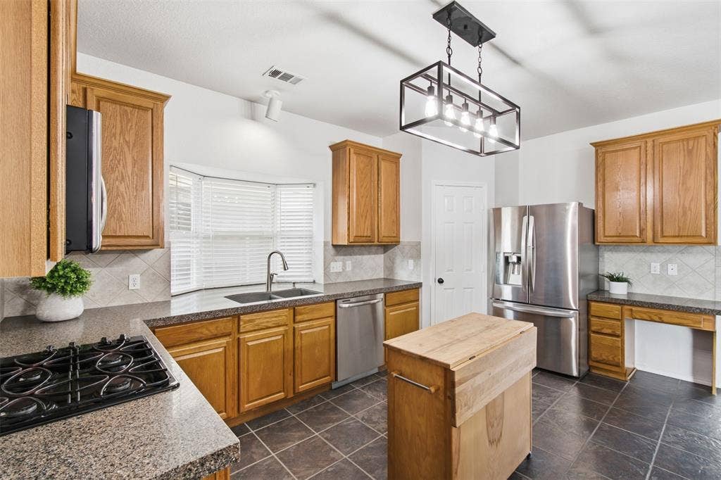 5609 Norris Drive, The Colony, TX 75056