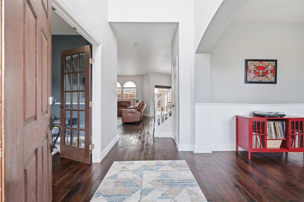 5609 Norris Drive, The Colony, TX 75056