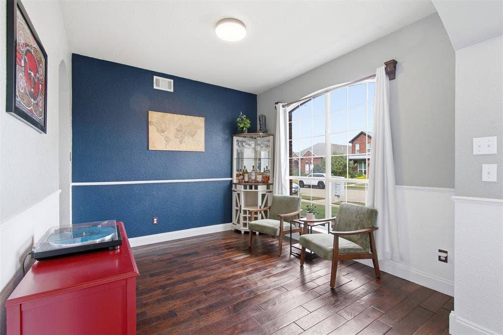 5609 Norris Drive, The Colony, TX 75056