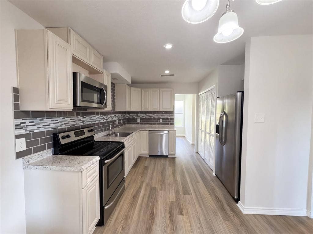 4911 Rollingwood Court, Garland, TX 75043 4911 Rollingwood Court, Garland, TX 75043
