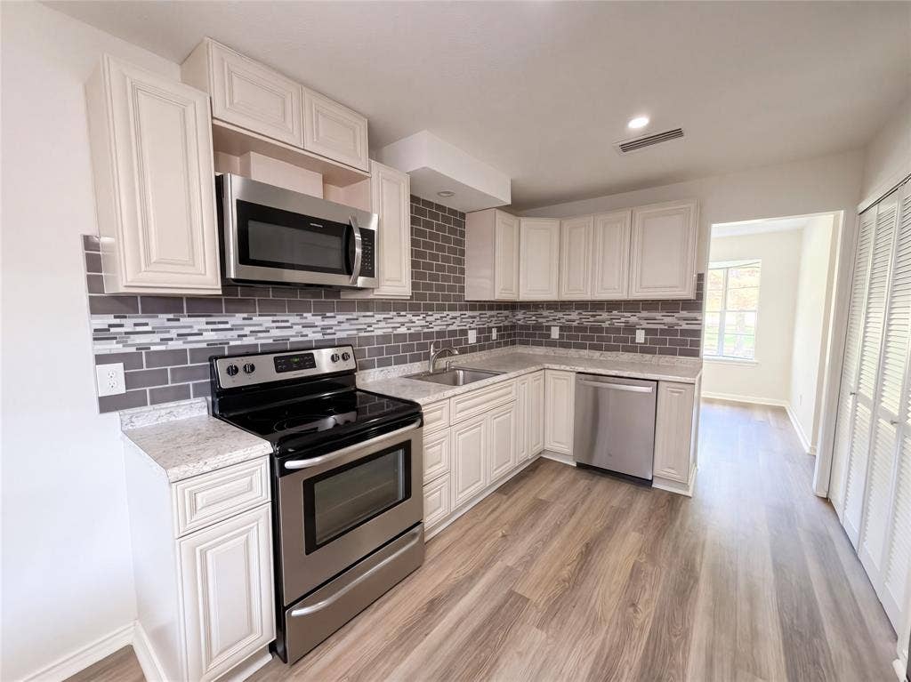 4911 Rollingwood Court, Garland, TX 75043 4911 Rollingwood Court, Garland, TX 75043