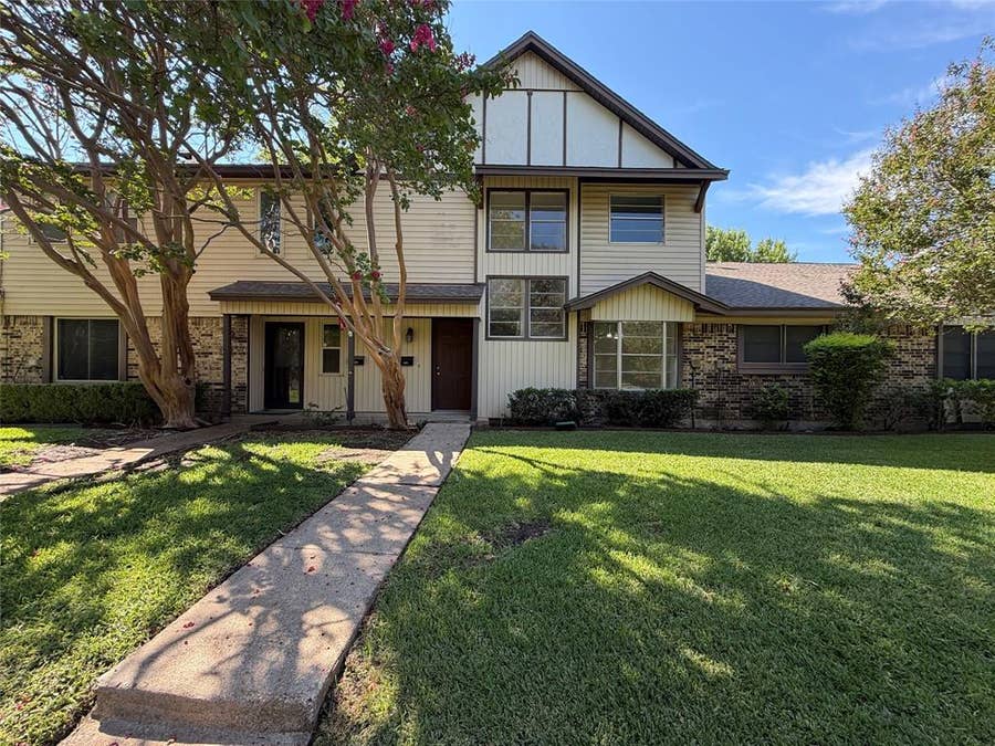 Property photo for 4911 Rollingwood Court, Garland, TX