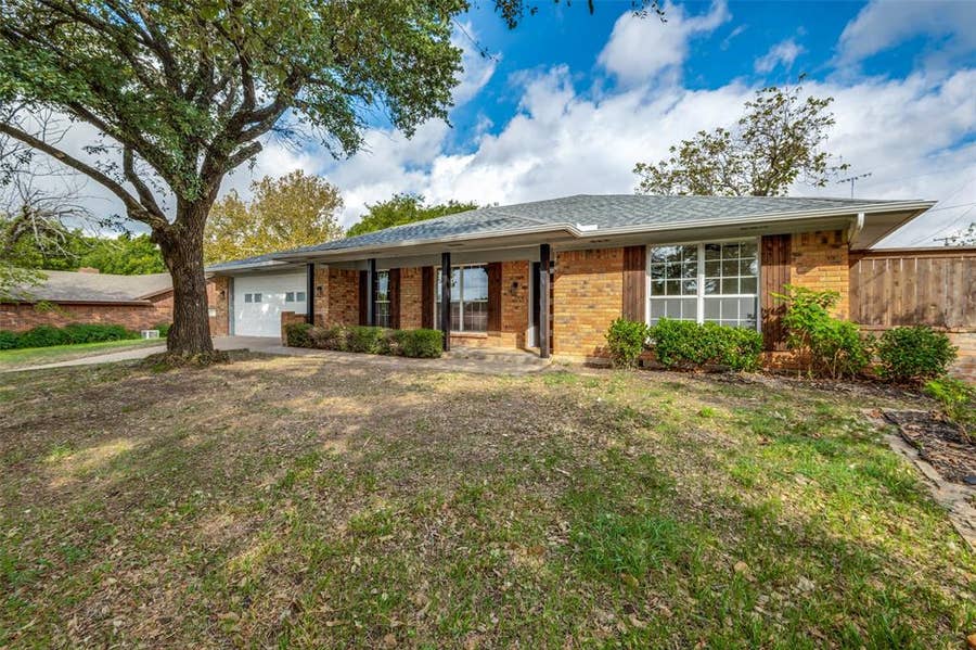 Property photo for 504 Rolling Hills Drive, Midlothian, TX