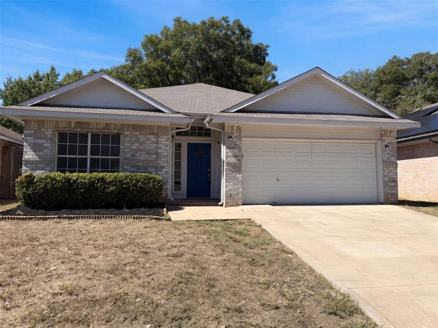 Property photo for 327 Texas Drive, Lake Dallas, TX