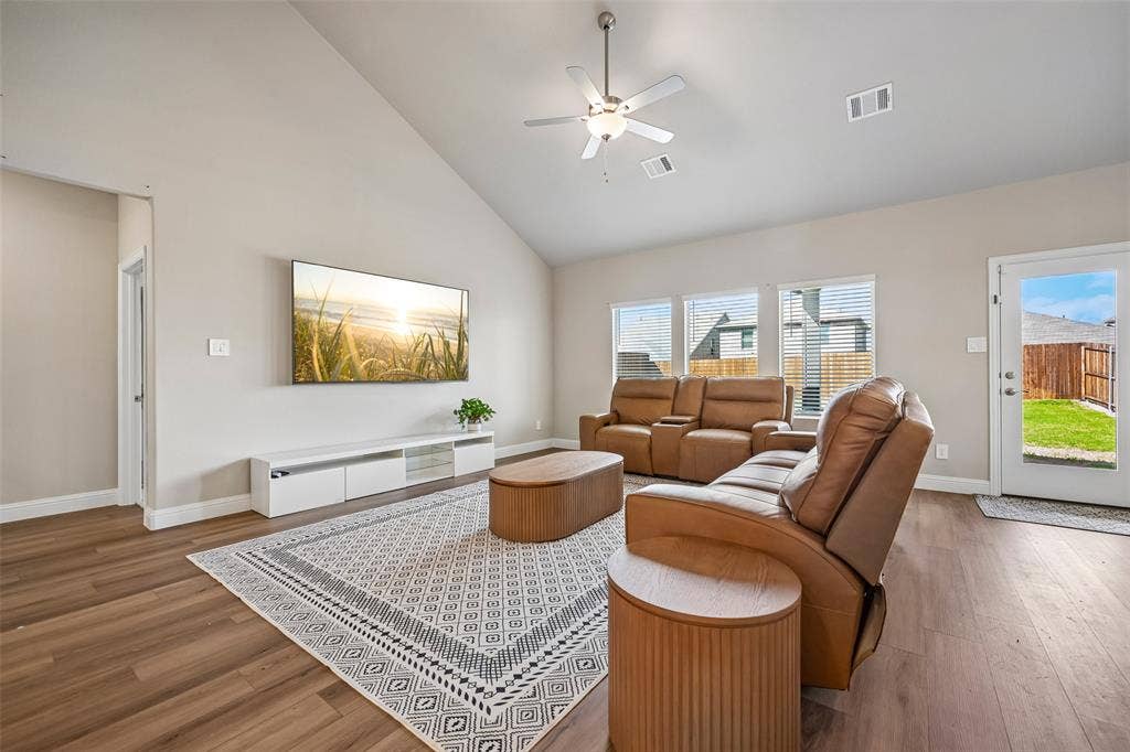 518 Stagg Street, McKinney, TX 75069 518 Stagg Street, McKinney, TX 75069