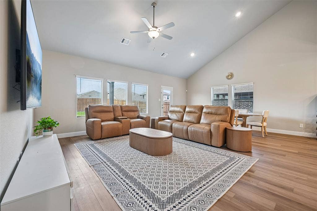 518 Stagg Street, McKinney, TX 75069 518 Stagg Street, McKinney, TX 75069