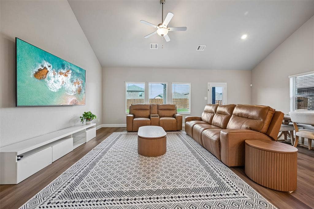 518 Stagg Street, McKinney, TX 75069 518 Stagg Street, McKinney, TX 75069