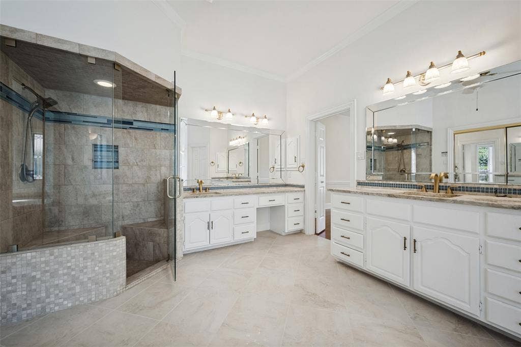 Steam shower, dual vanitties