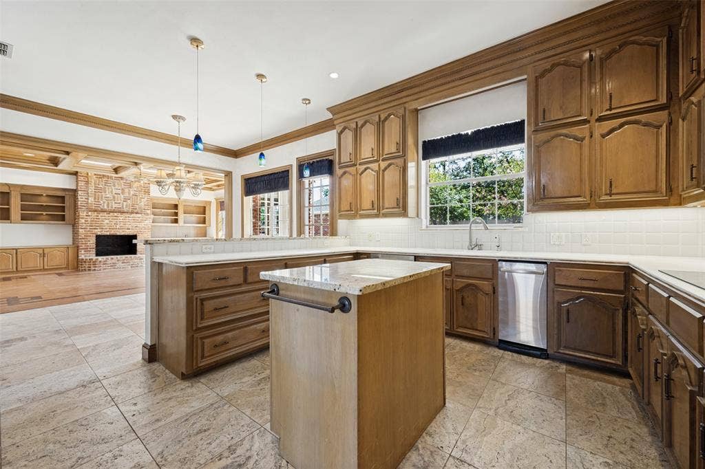105 Meadow View, Argyle, TX 76226